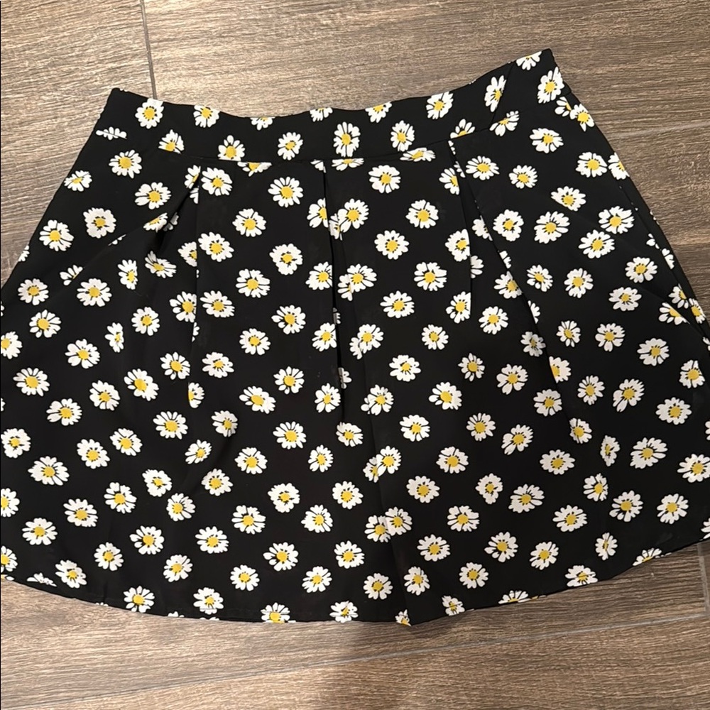 Fun & Flirt Black and White Pleated Skater Mini